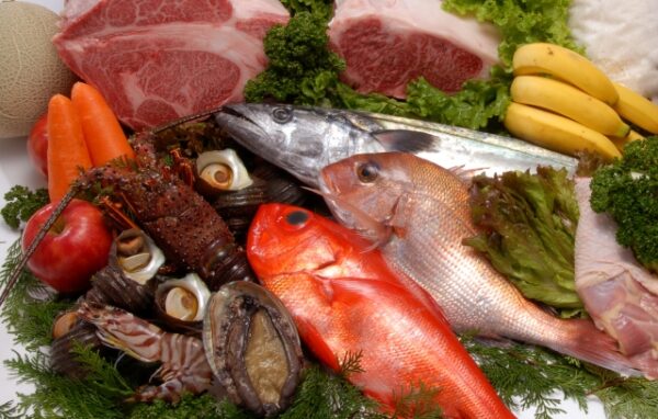 新鮮な魚介類の画像