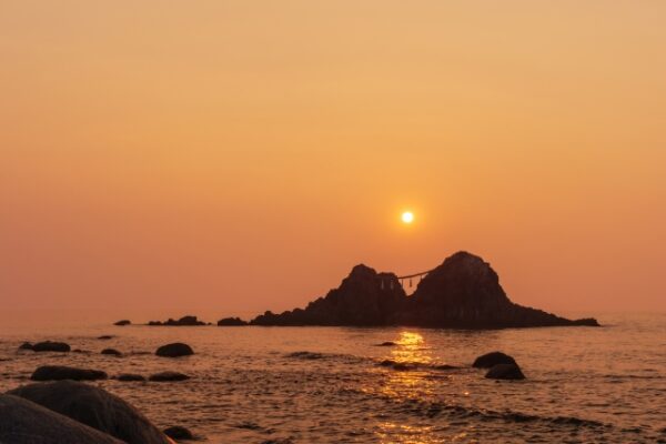 福岡県の名所の1つ「桜井二見ヶ浦」の夕日絶景