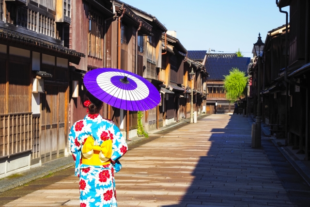 ひがし茶屋街の情緒ある街並み