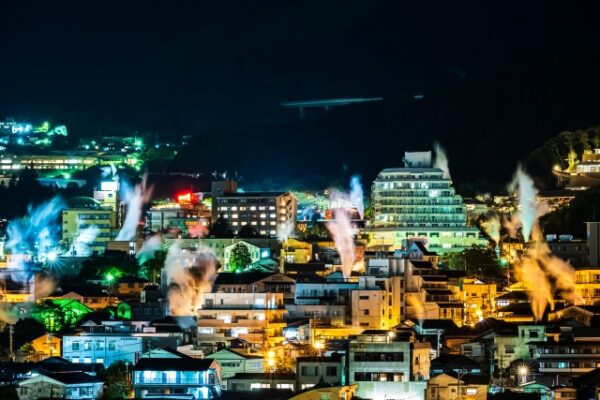 別府温泉の湯けむり夜景