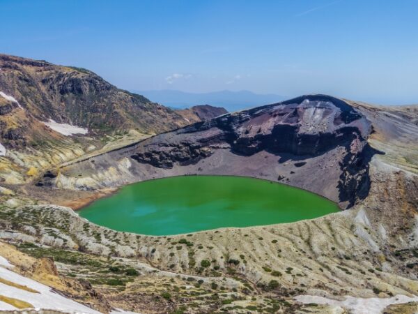 蔵王の御釜の絶景
