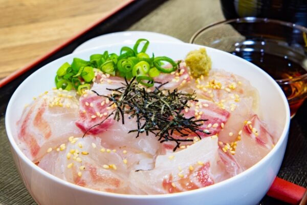愛媛名物の鯛めし
