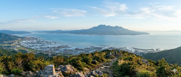 金峰山山頂から見た有明海と普賢岳の絶景