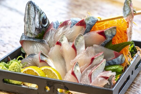 大分市名物、関あじの盛り合わせ