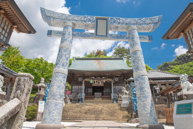 有田町の陶山神社。有田焼でできている鳥居